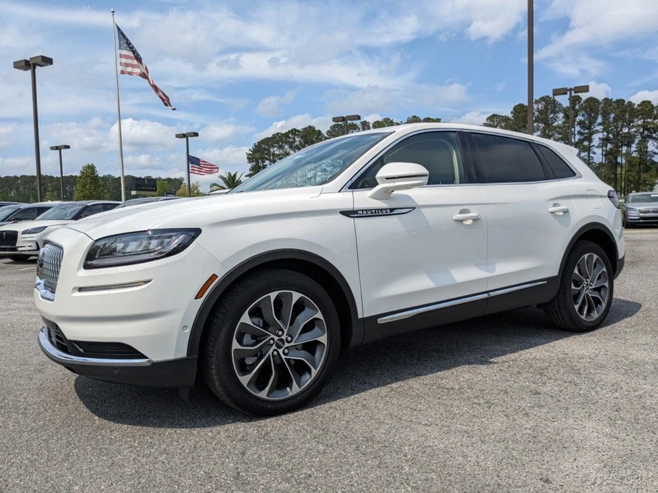 2023 Lincoln Nautilus - Image 10 of 21