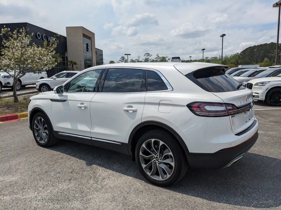 2023 Lincoln Nautilus - Image 8 of 21
