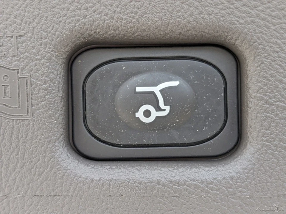 2023 Lincoln Nautilus - Image 7 of 21
