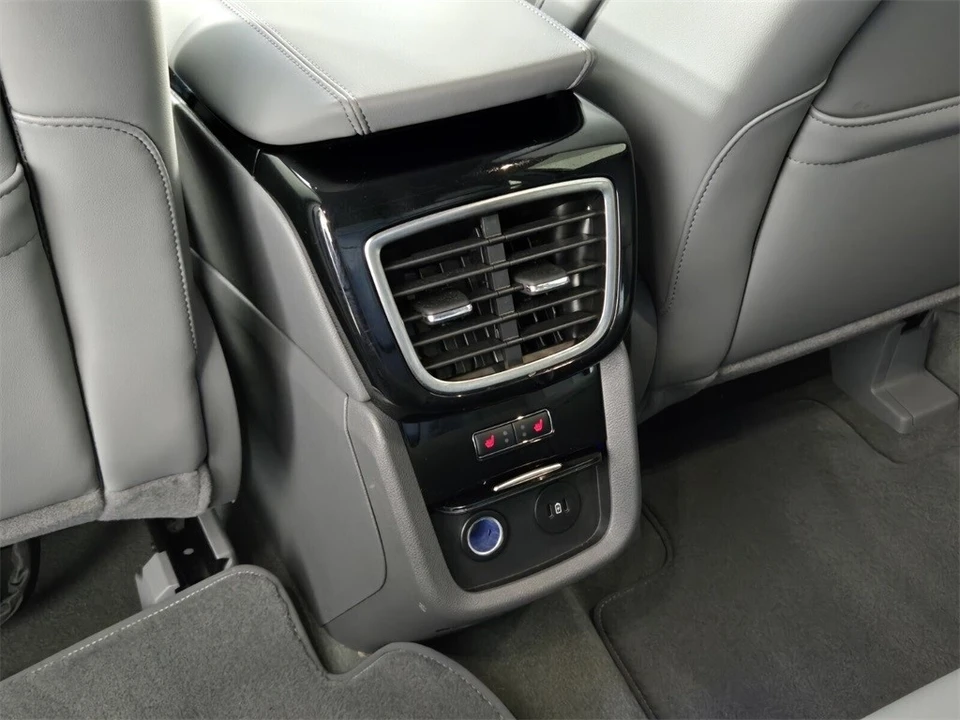 2023 Lincoln Nautilus - Image 10 of 21