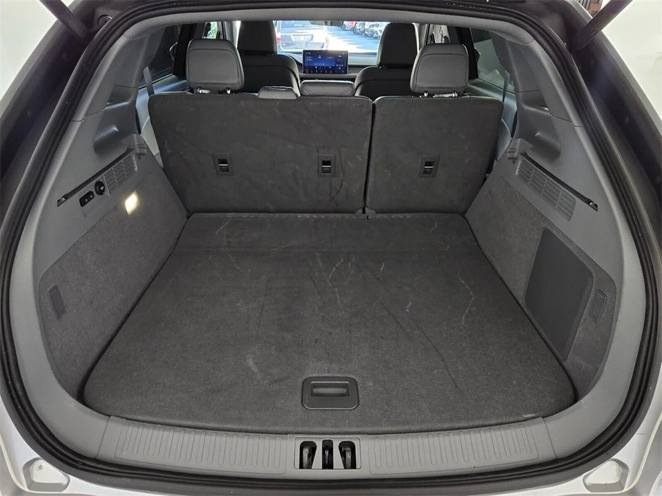 2023 Lincoln Nautilus - Image 13 of 21
