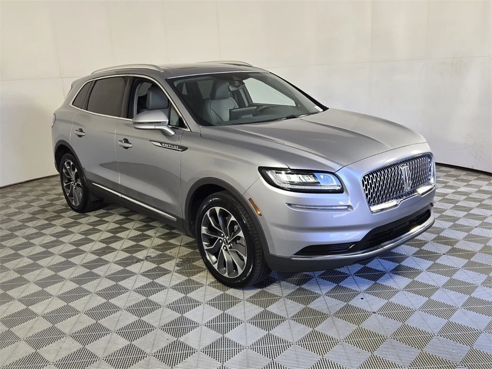 2023 Lincoln Nautilus - Image 2 of 12