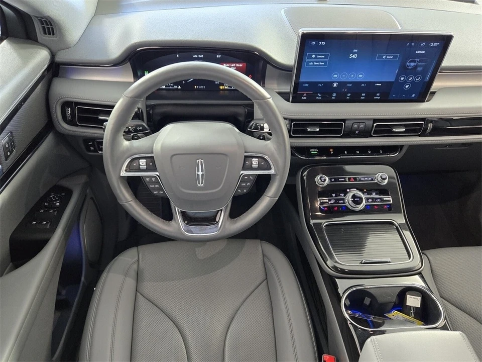 2023 Lincoln Nautilus - Image 11 of 12