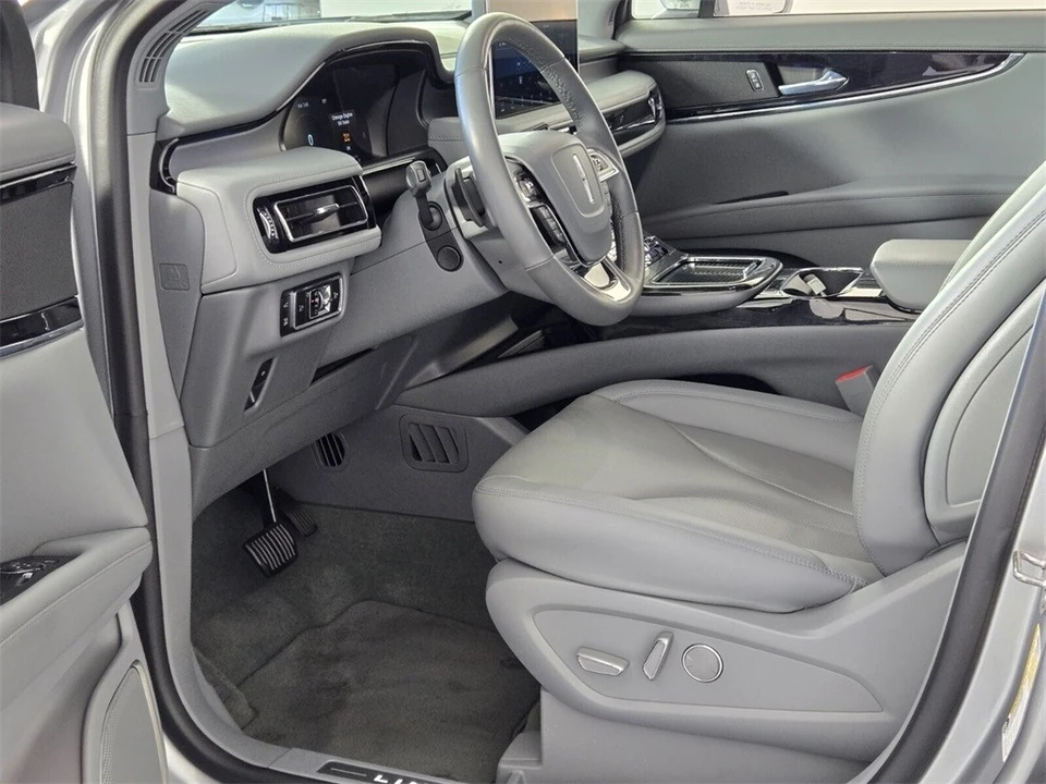 2023 Lincoln Nautilus - Image 8 of 21