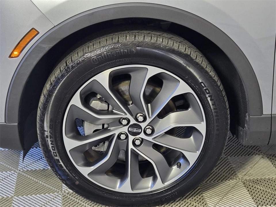 2023 Lincoln Nautilus - Image 5 of 12