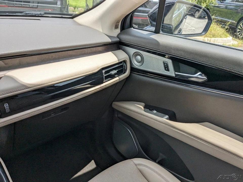 2023 Lincoln Nautilus - Image 18 of 21