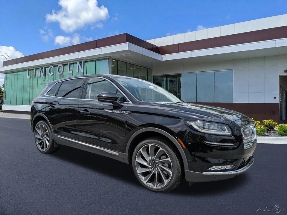2023 Lincoln Nautilus - Image 2 of 21