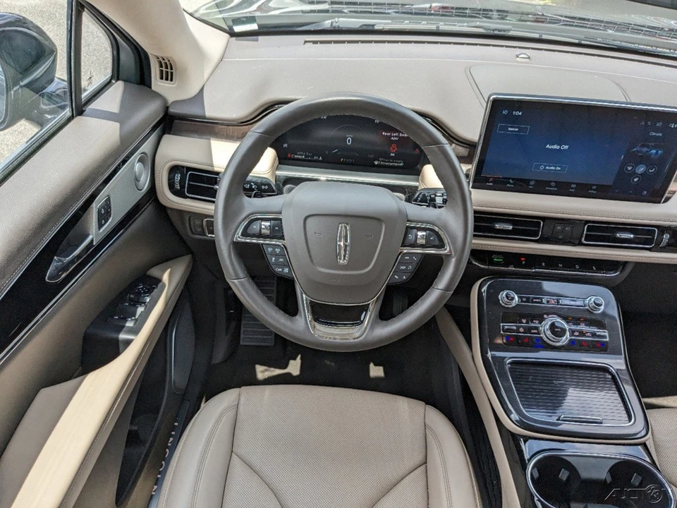 2023 Lincoln Nautilus - Image 17 of 21