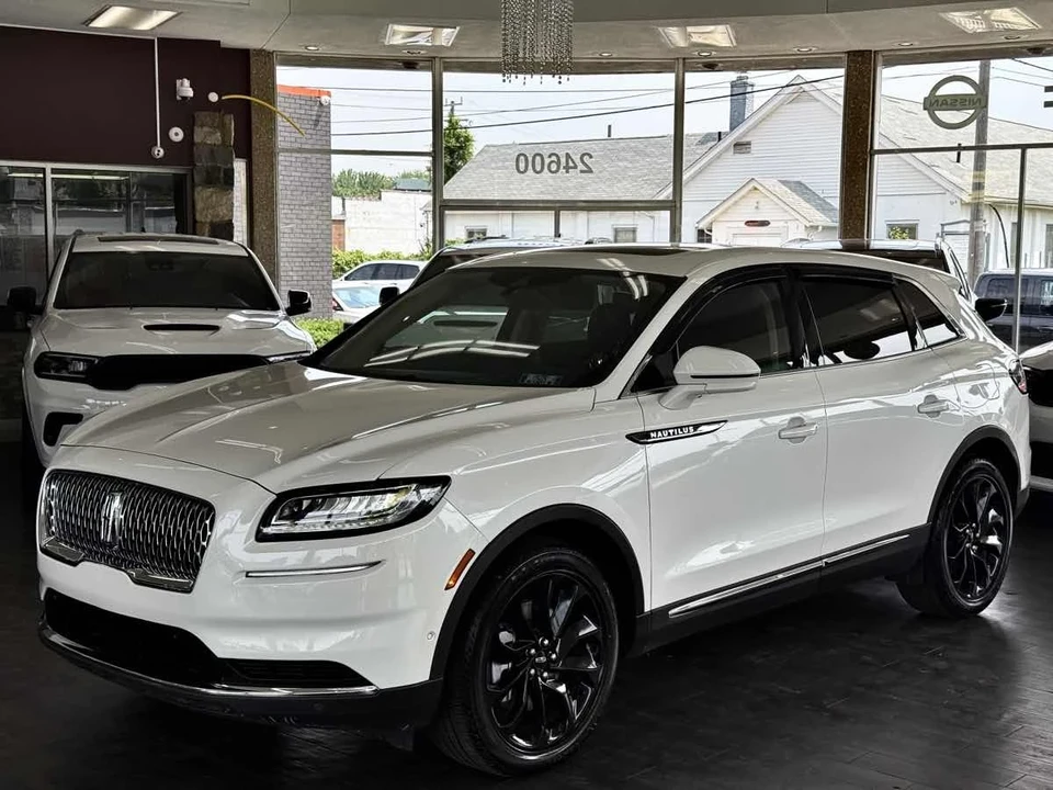 2023 Lincoln Nautilus - Image 3 of 21