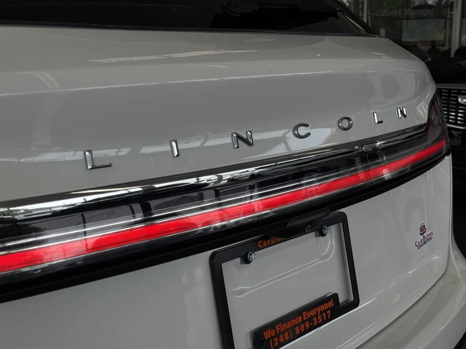 2023 Lincoln Nautilus - Image 19 of 21
