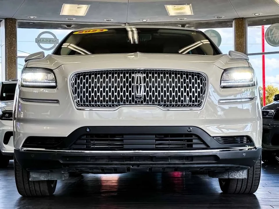 2023 Lincoln Nautilus - Image 4 of 21