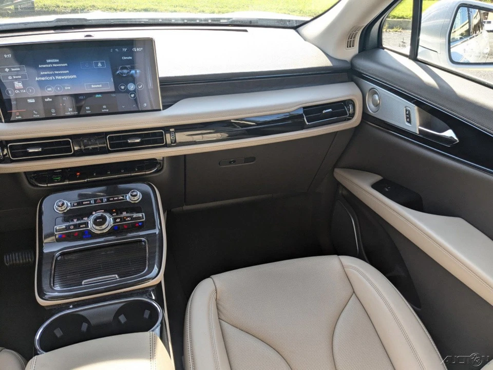 2023 Lincoln Nautilus - Image 19 of 21