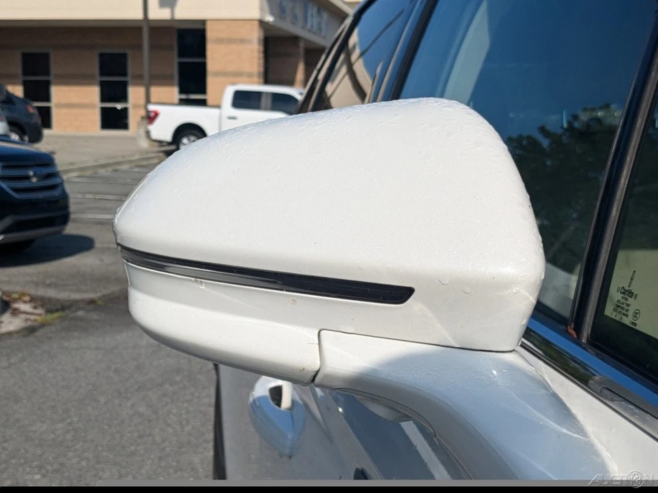 2023 Lincoln Nautilus - Image 13 of 21