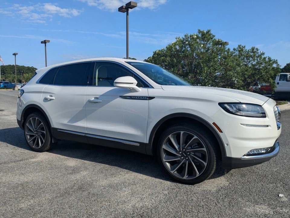 2023 Lincoln Nautilus - Image 2 of 21
