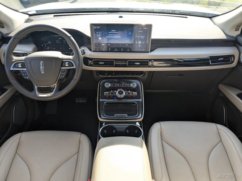 2023 Lincoln Nautilus - Image 17 of 21