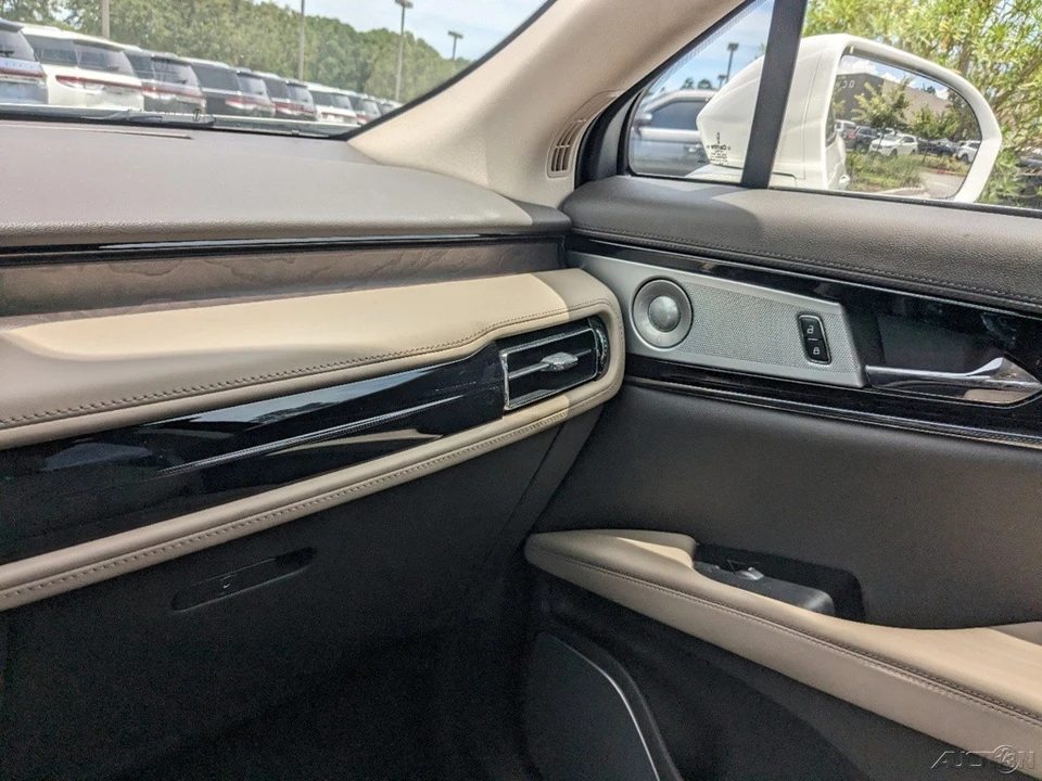 2023 Lincoln Nautilus - Image 16 of 21
