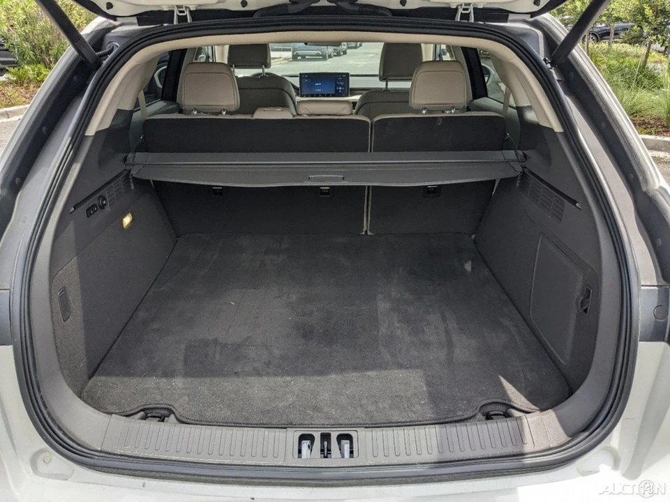 2023 Lincoln Nautilus - Image 11 of 21