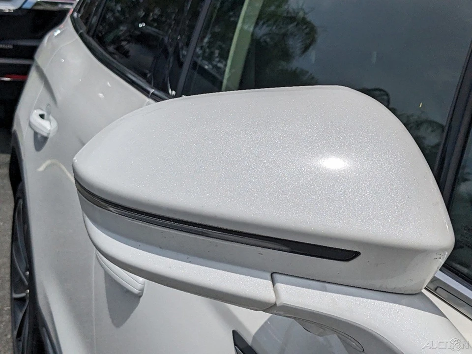 2023 Lincoln Nautilus - Image 9 of 21