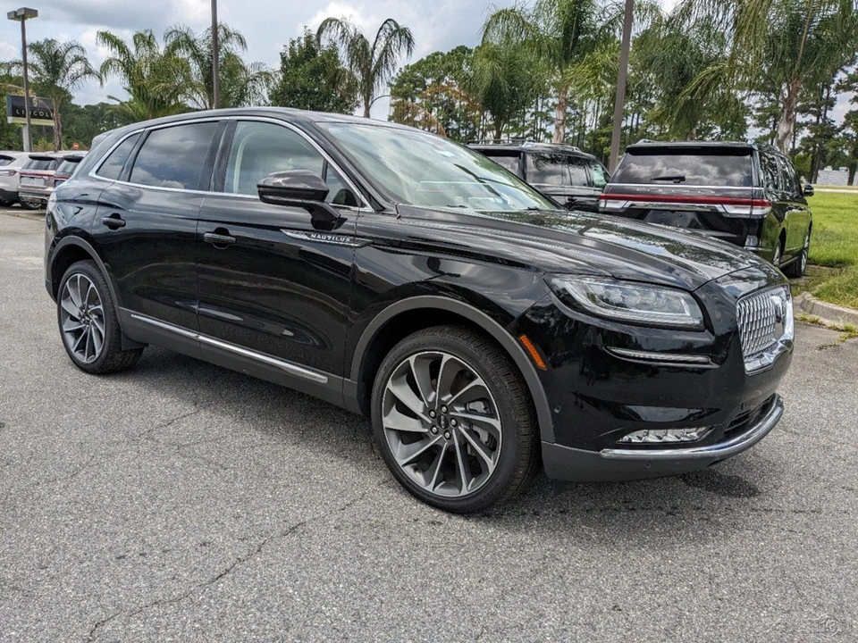 2023 Lincoln Nautilus - Image 2 of 21
