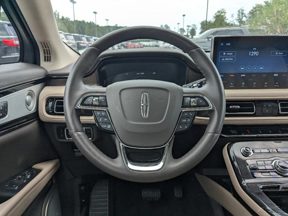 2023 Lincoln Nautilus - Image 16 of 21