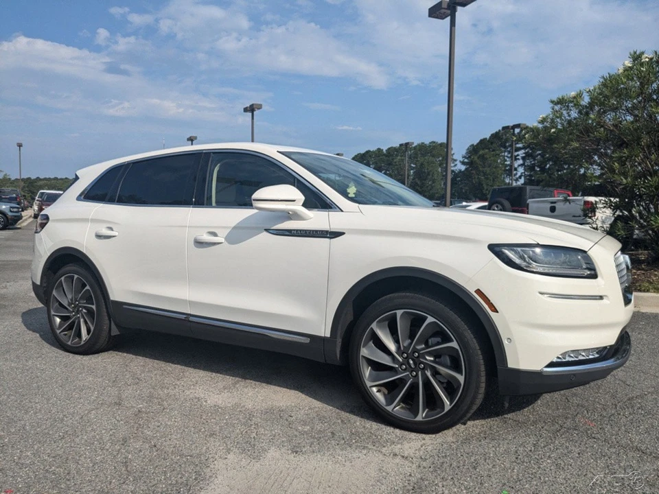 2023 Lincoln Nautilus - Image 2 of 21