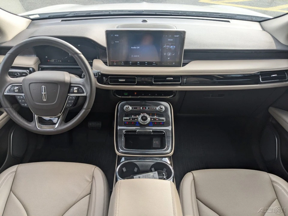 2023 Lincoln Nautilus - Image 17 of 21