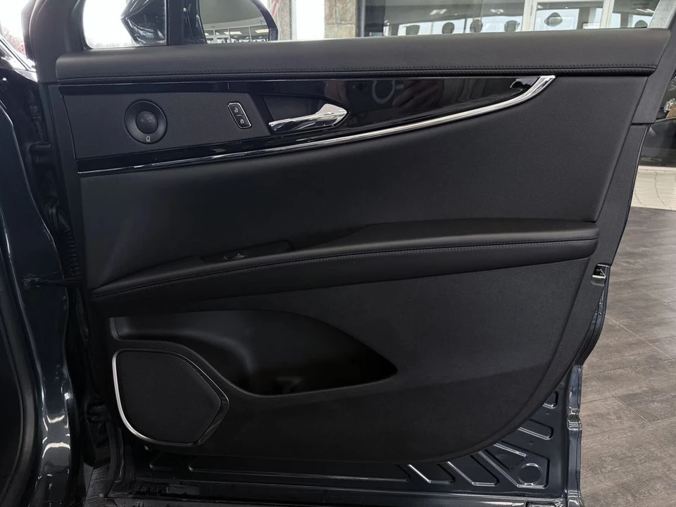 2023 Lincoln Nautilus - Image 31 of 31
