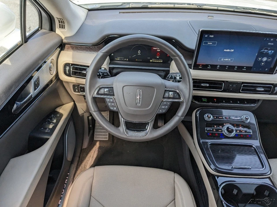 2023 Lincoln Nautilus - Image 17 of 21