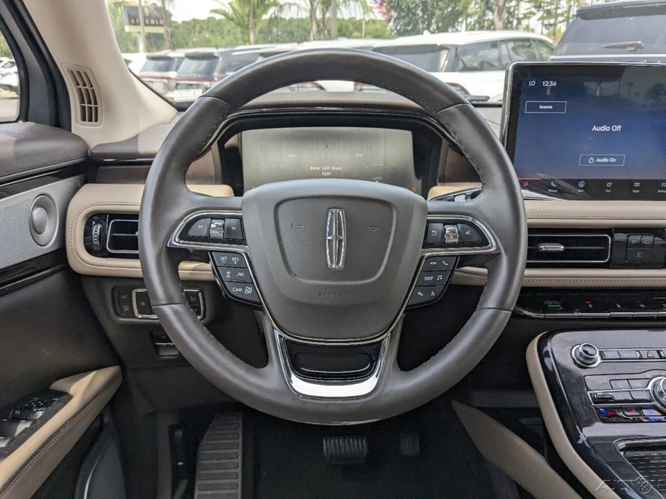 2023 Lincoln Nautilus - Image 18 of 21