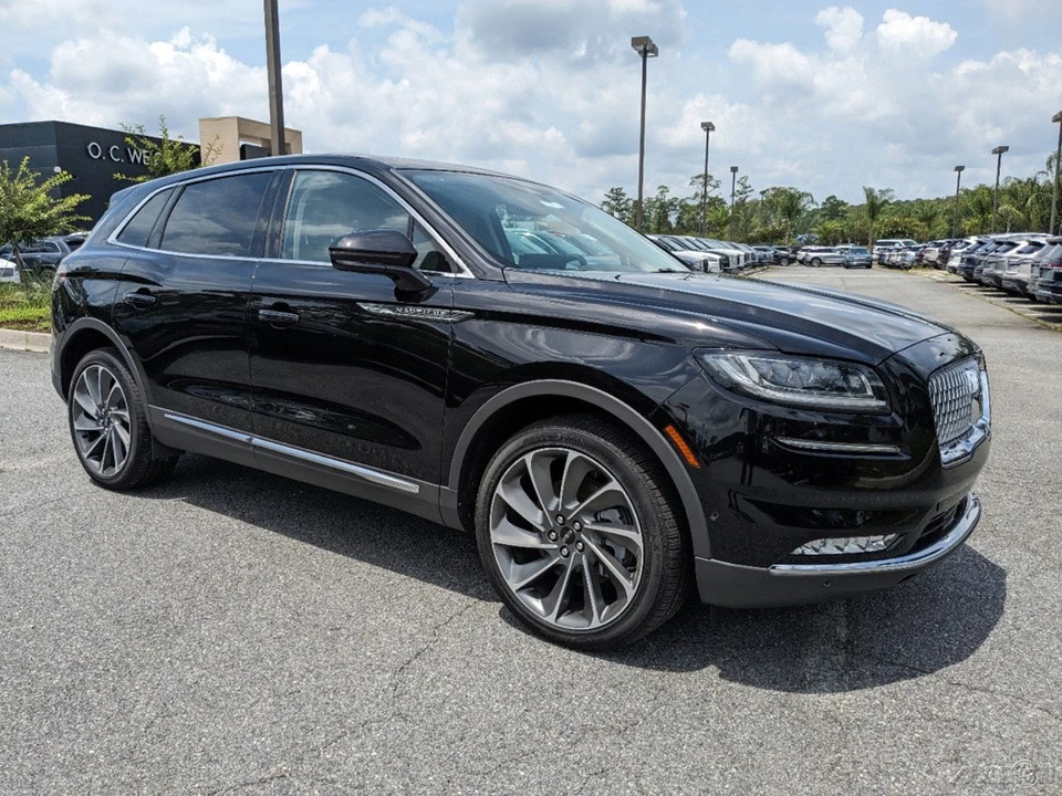 2023 Lincoln Nautilus - Image 2 of 21
