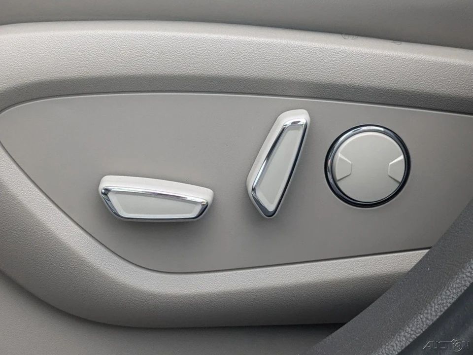 2023 Lincoln Nautilus - Image 21 of 21