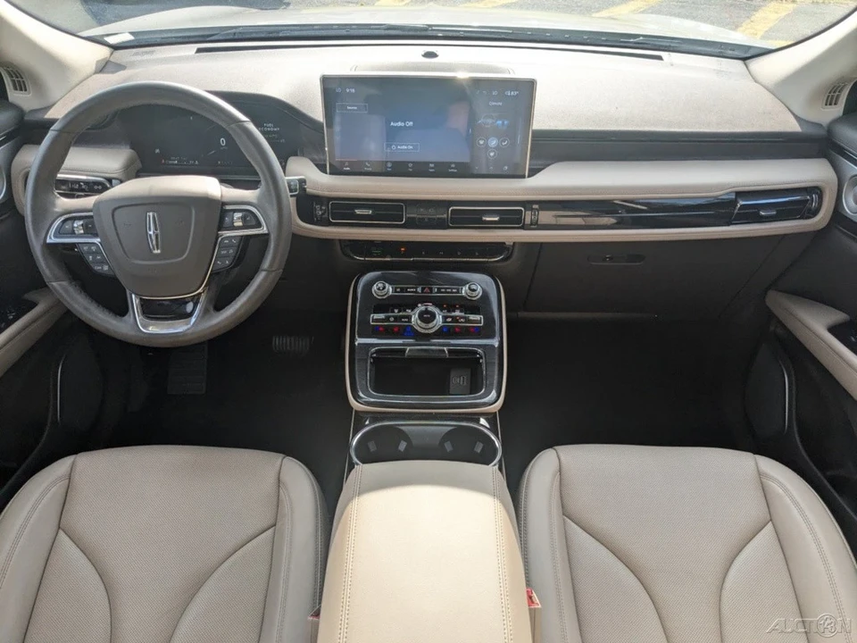 2023 Lincoln Nautilus - Image 16 of 21