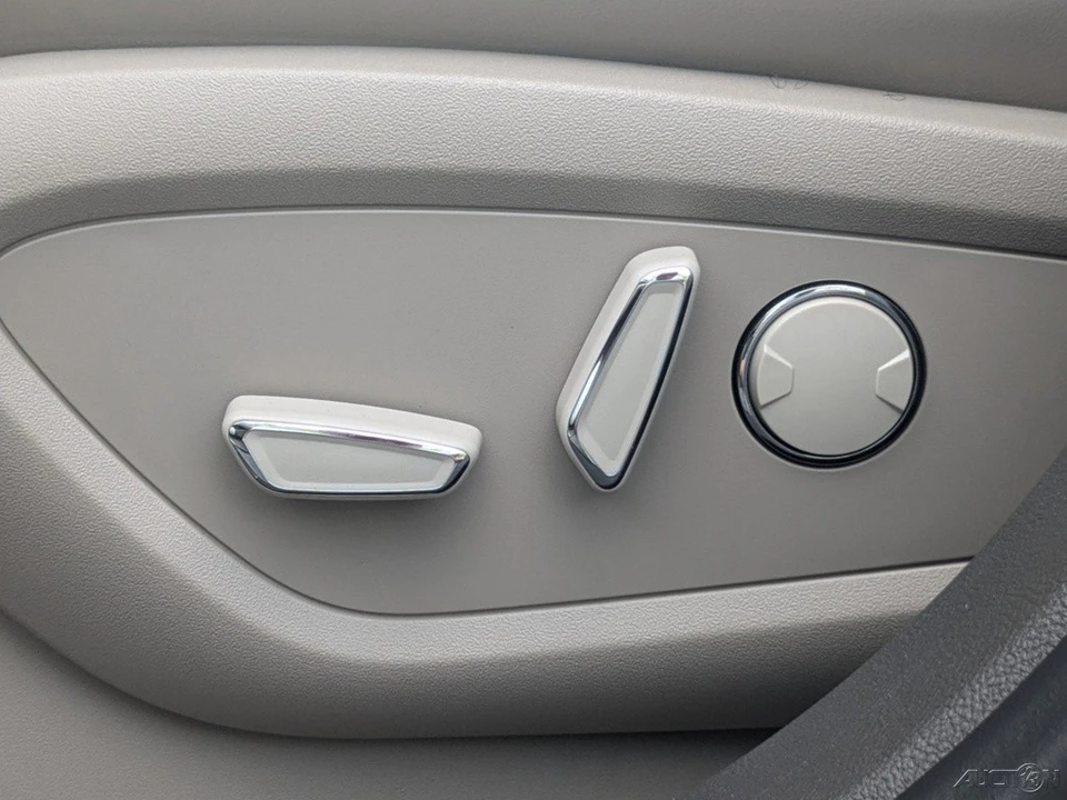 2023 Lincoln Nautilus - Image 21 of 21
