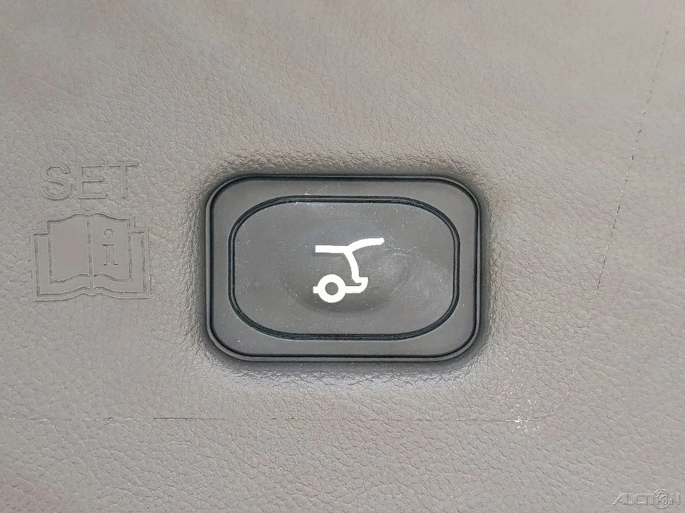 2023 Lincoln Nautilus - Image 15 of 21