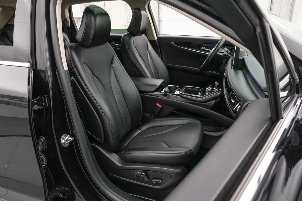 2023 Lincoln Nautilus - Image 24 of 27