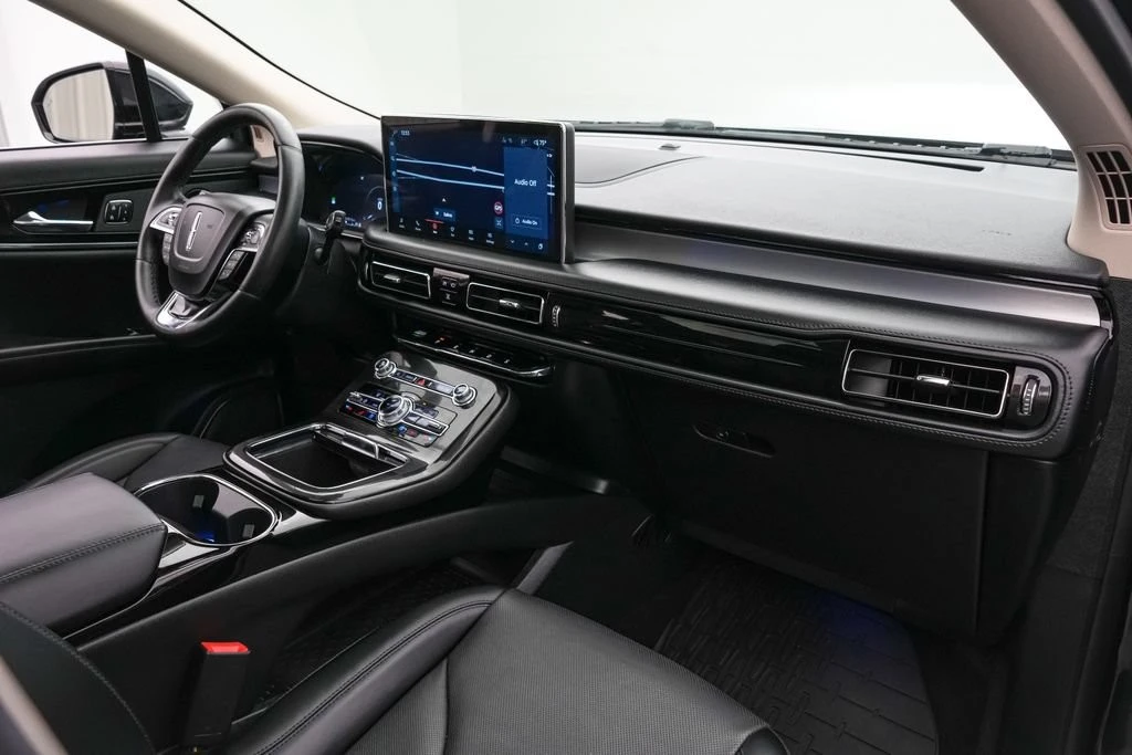 2023 Lincoln Nautilus - Image 25 of 27