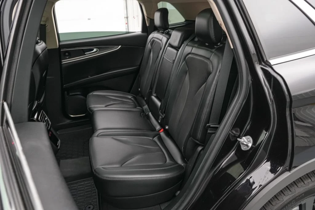 2023 Lincoln Nautilus - Image 20 of 27