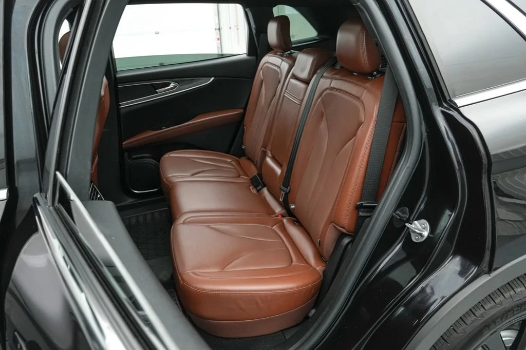 2023 Lincoln Nautilus - Image 20 of 27