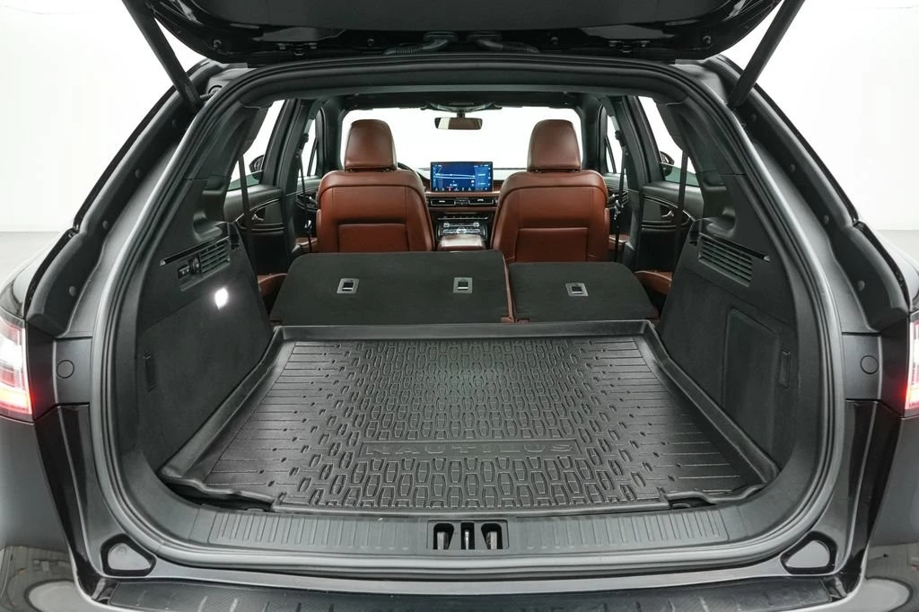 2023 Lincoln Nautilus - Image 23 of 27
