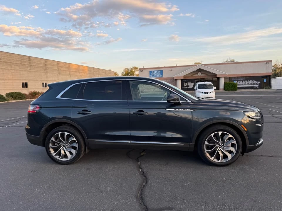 2023 Lincoln Nautilus - Image 4 of 20