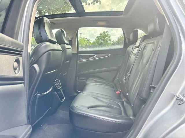 2023 Lincoln Nautilus - Image 25 of 31