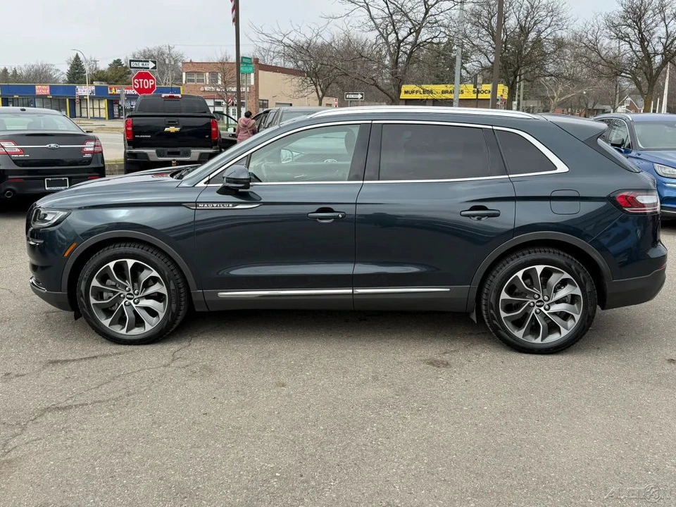 2023 Lincoln Nautilus - Image 2 of 21