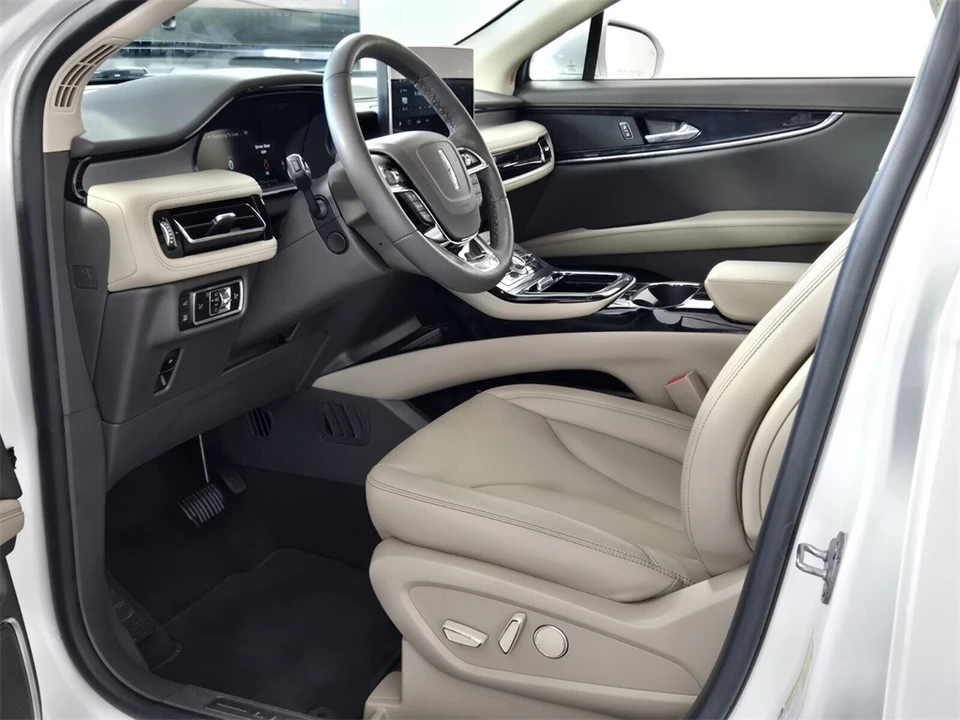 2023 Lincoln Nautilus - Image 8 of 21