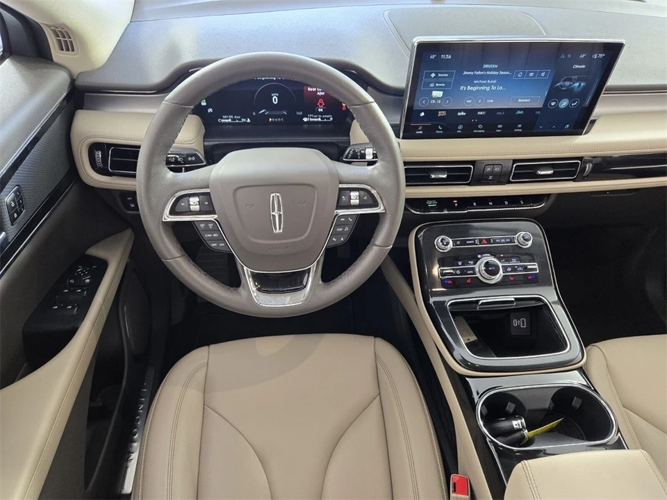 2023 Lincoln Nautilus - Image 10 of 21