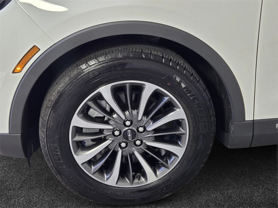2023 Lincoln Nautilus - Image 4 of 12