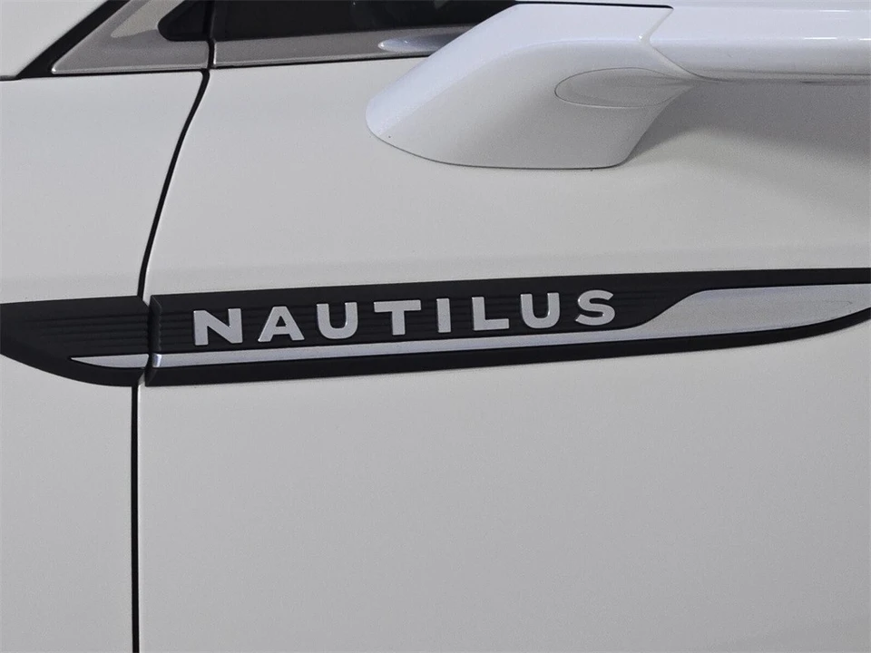 2023 Lincoln Nautilus - Image 6 of 21