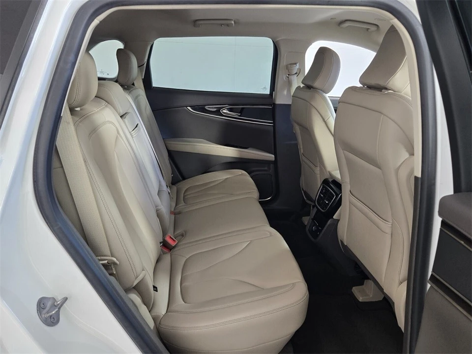 2023 Lincoln Nautilus - Image 11 of 12