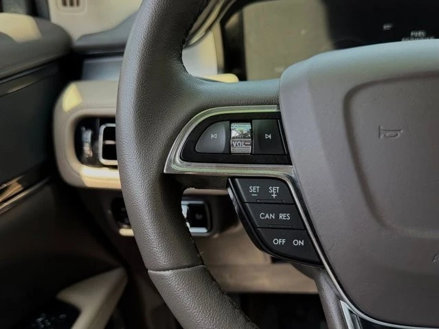 2023 Lincoln Nautilus - Image 25 of 31