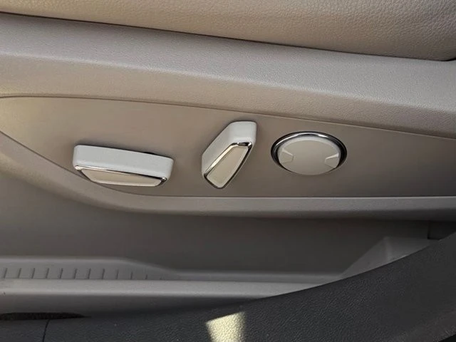 2023 Lincoln Nautilus - Image 22 of 31