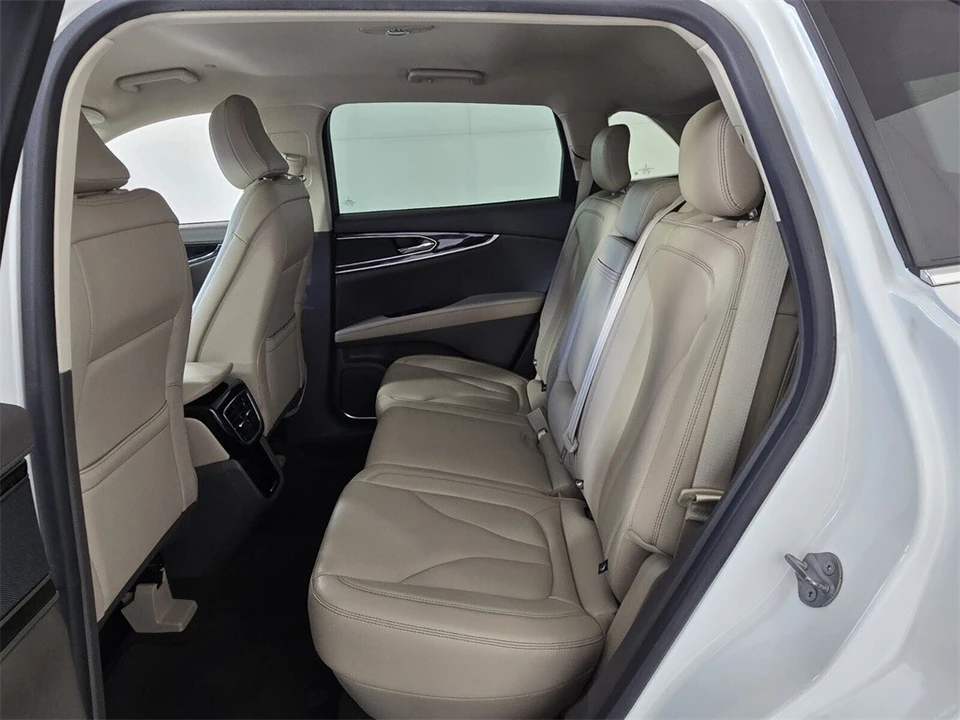 2023 Lincoln Nautilus - Image 9 of 12